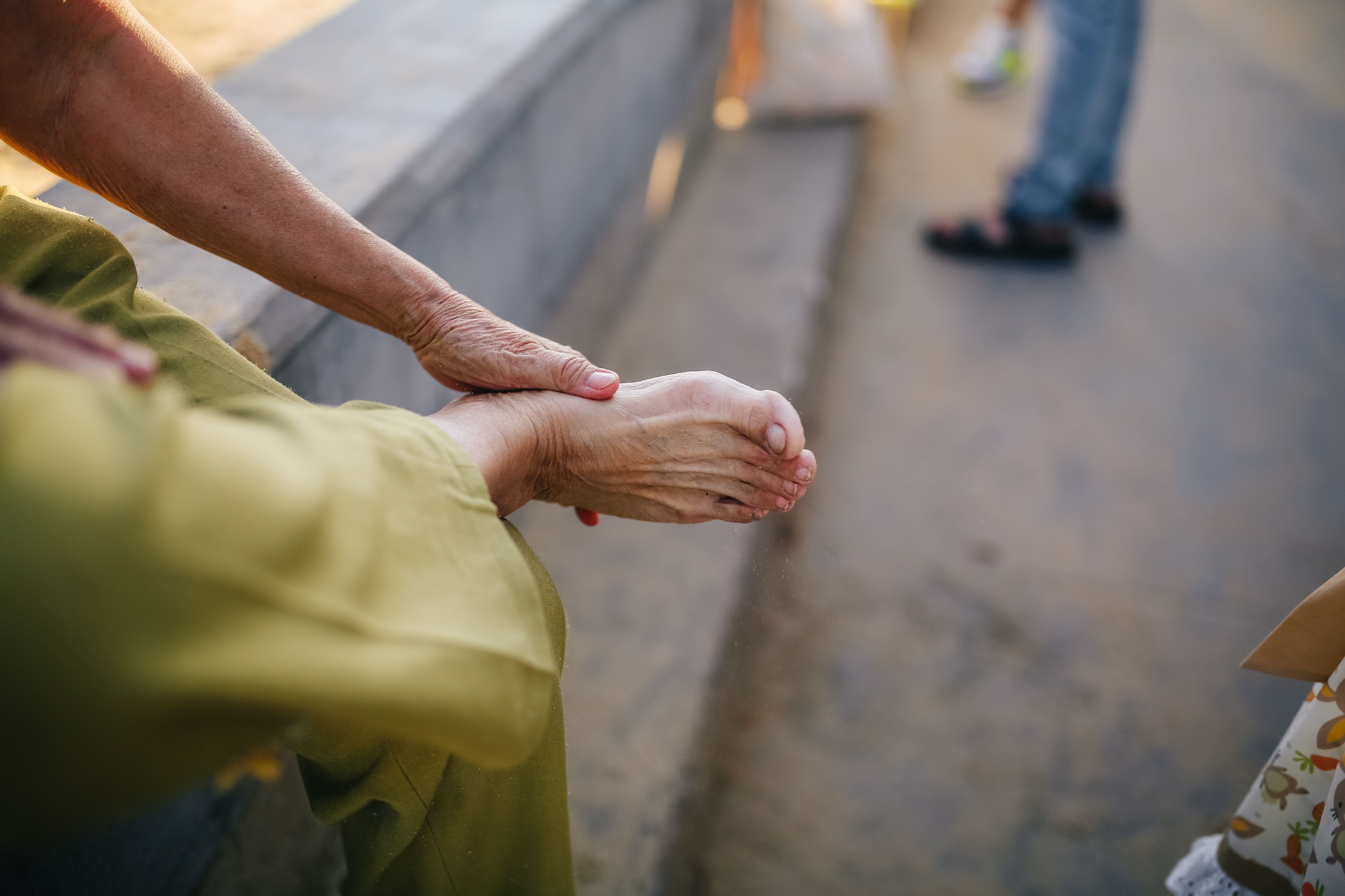 How to Cure Heel Pain Naturally